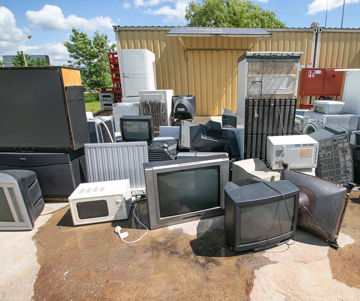 Landfill for used household appliances. Electrical waste for rec